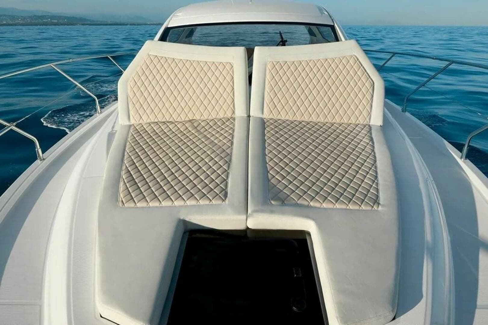 2019 Beneteau Gran Turismo 40