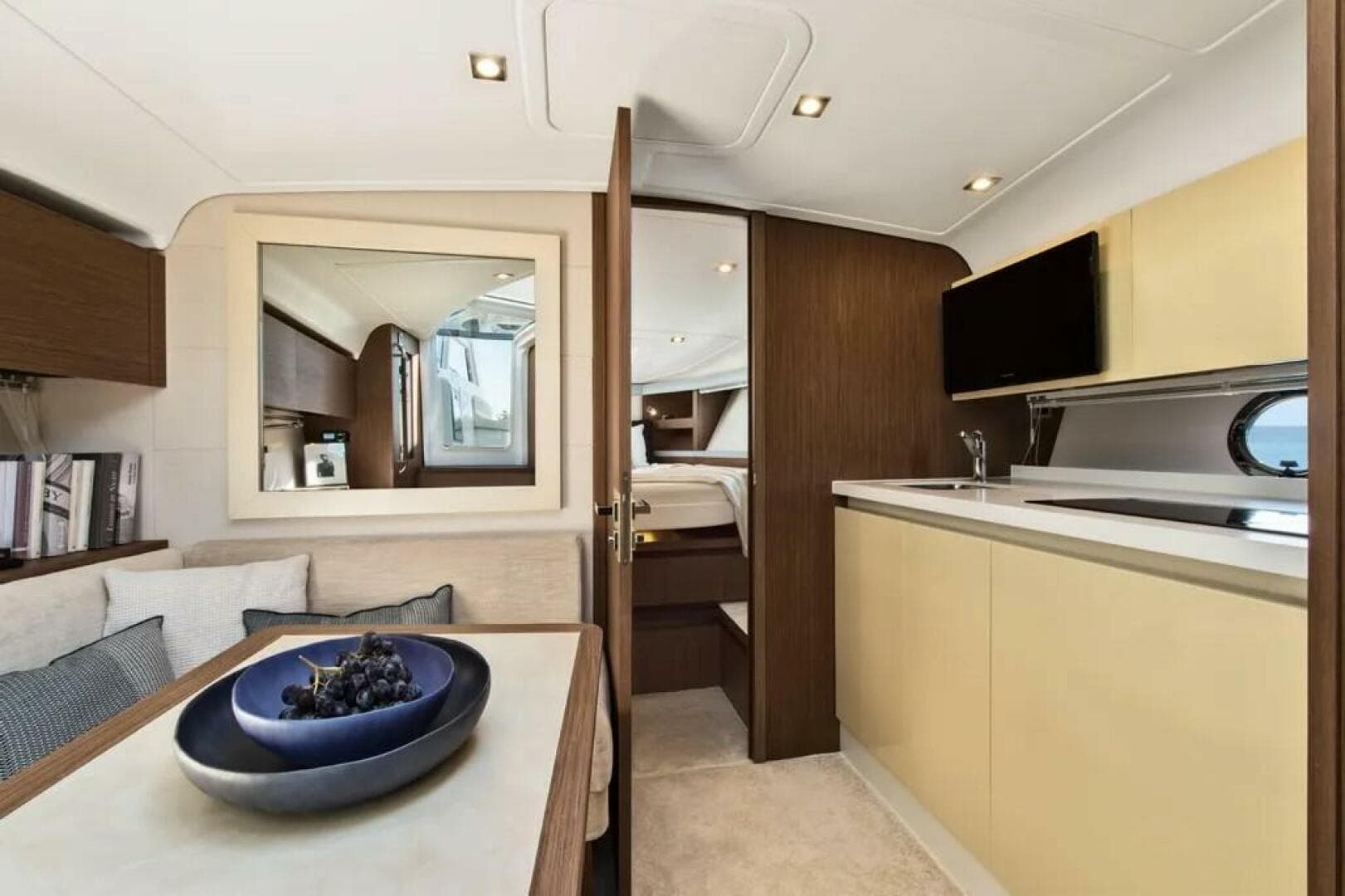2019 Beneteau Gran Turismo 40