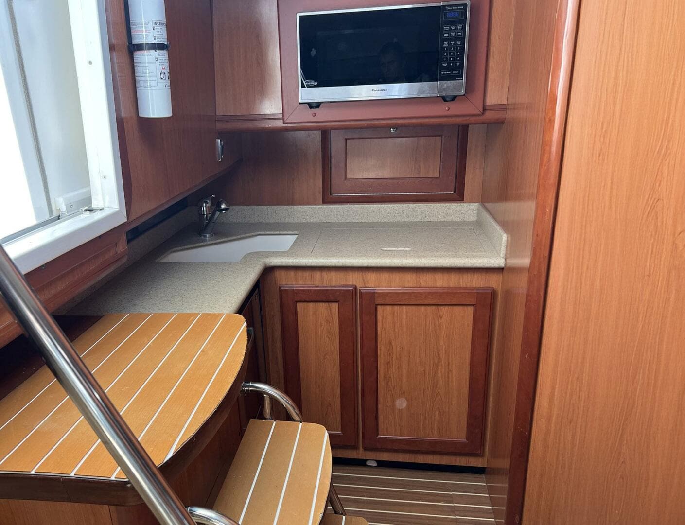 2007 Luhrs 41 Hardtop Express