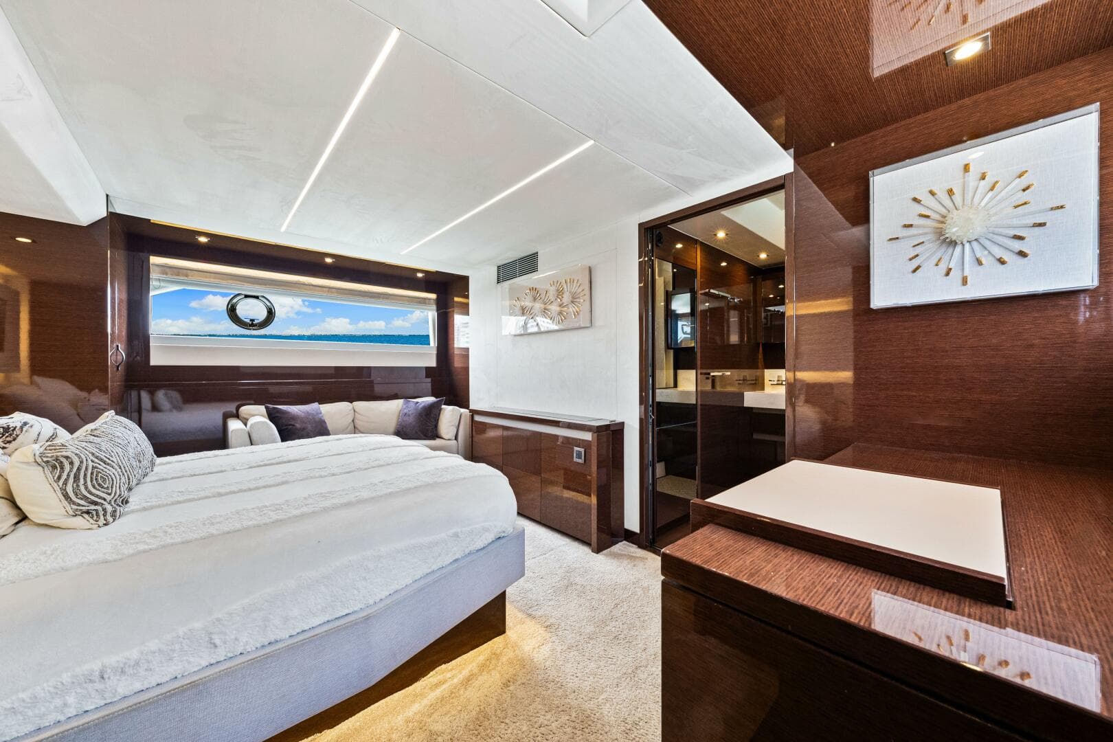2019 Prestige 630 Flybridge - Stateroom 