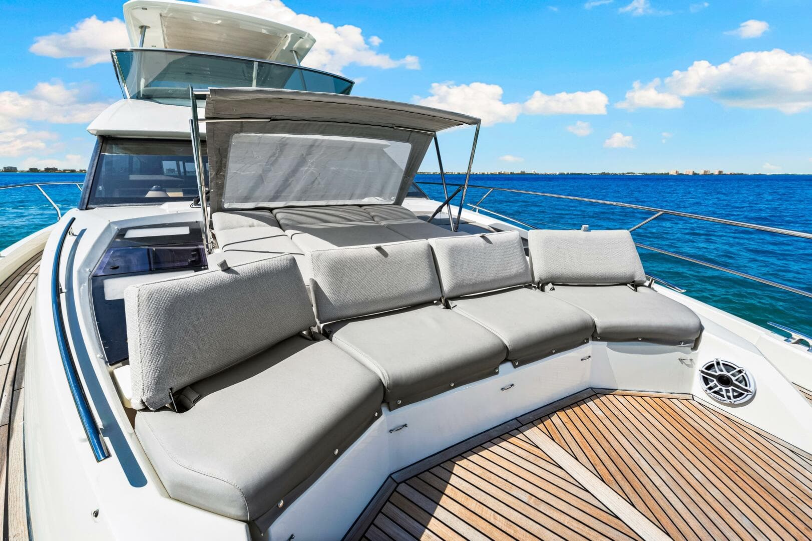 2019 Prestige 630 Flybridge - Bow Seating