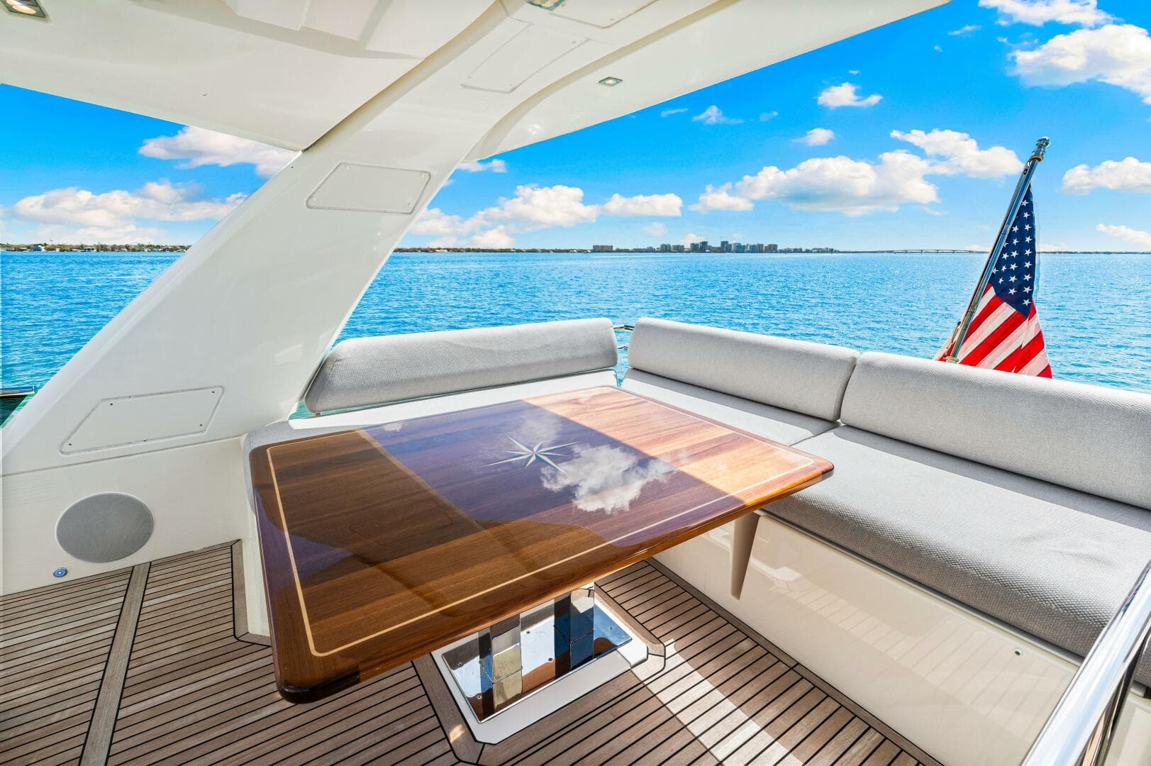2019 Prestige 630 Flybridge - Flybridge Seating