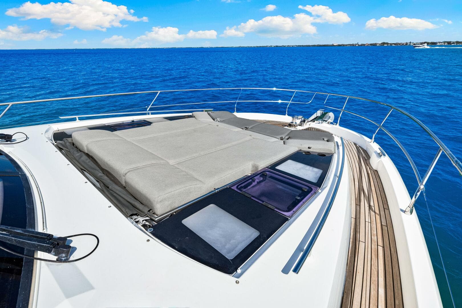 2019 Prestige 630 Flybridge - Bow Seating 