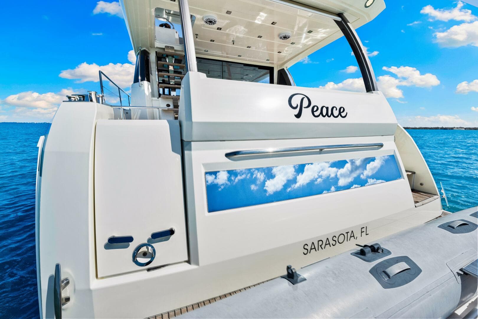 2019 Prestige 630 Flybridge - Stern