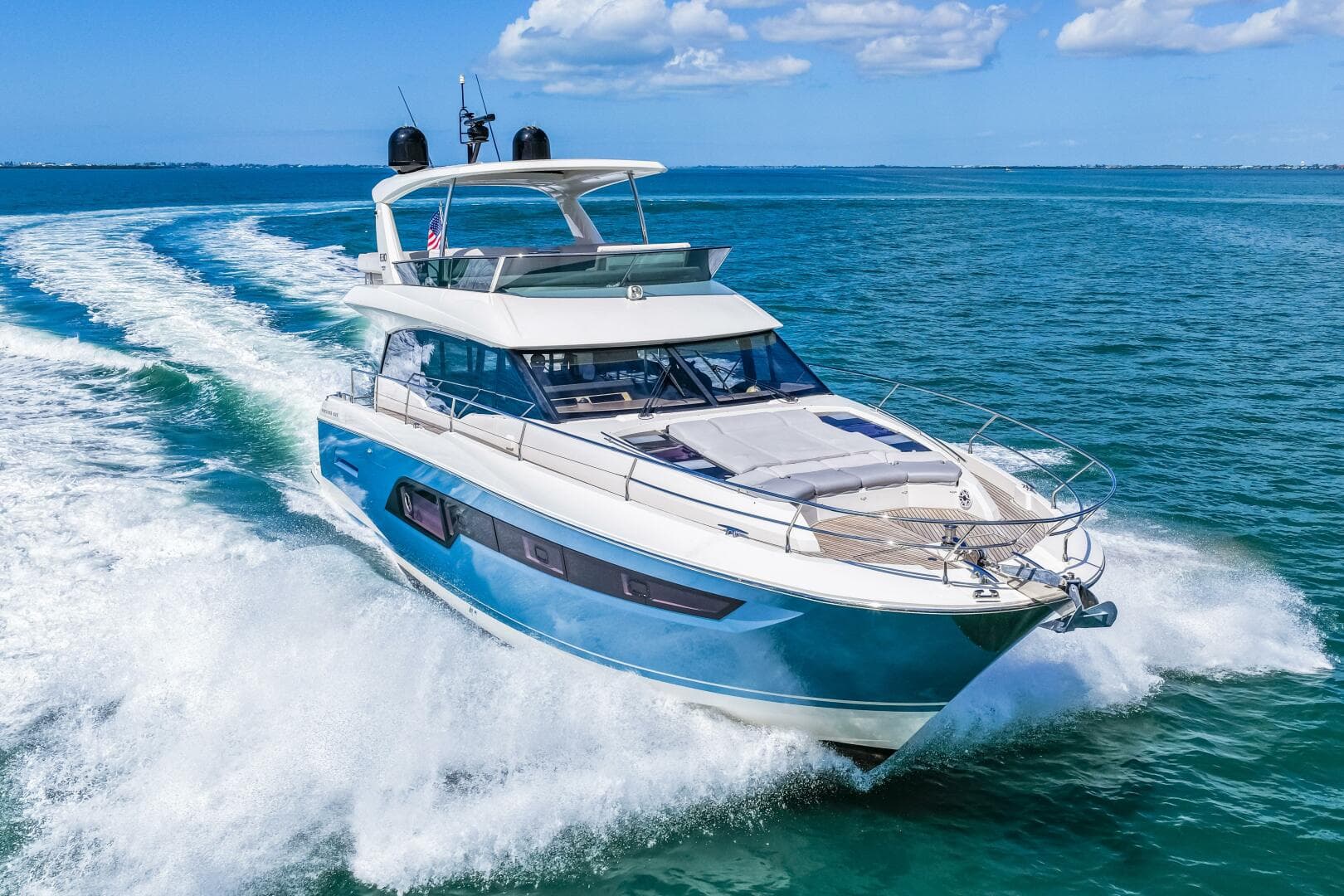 2019 Prestige 630 Flybridge -Profile