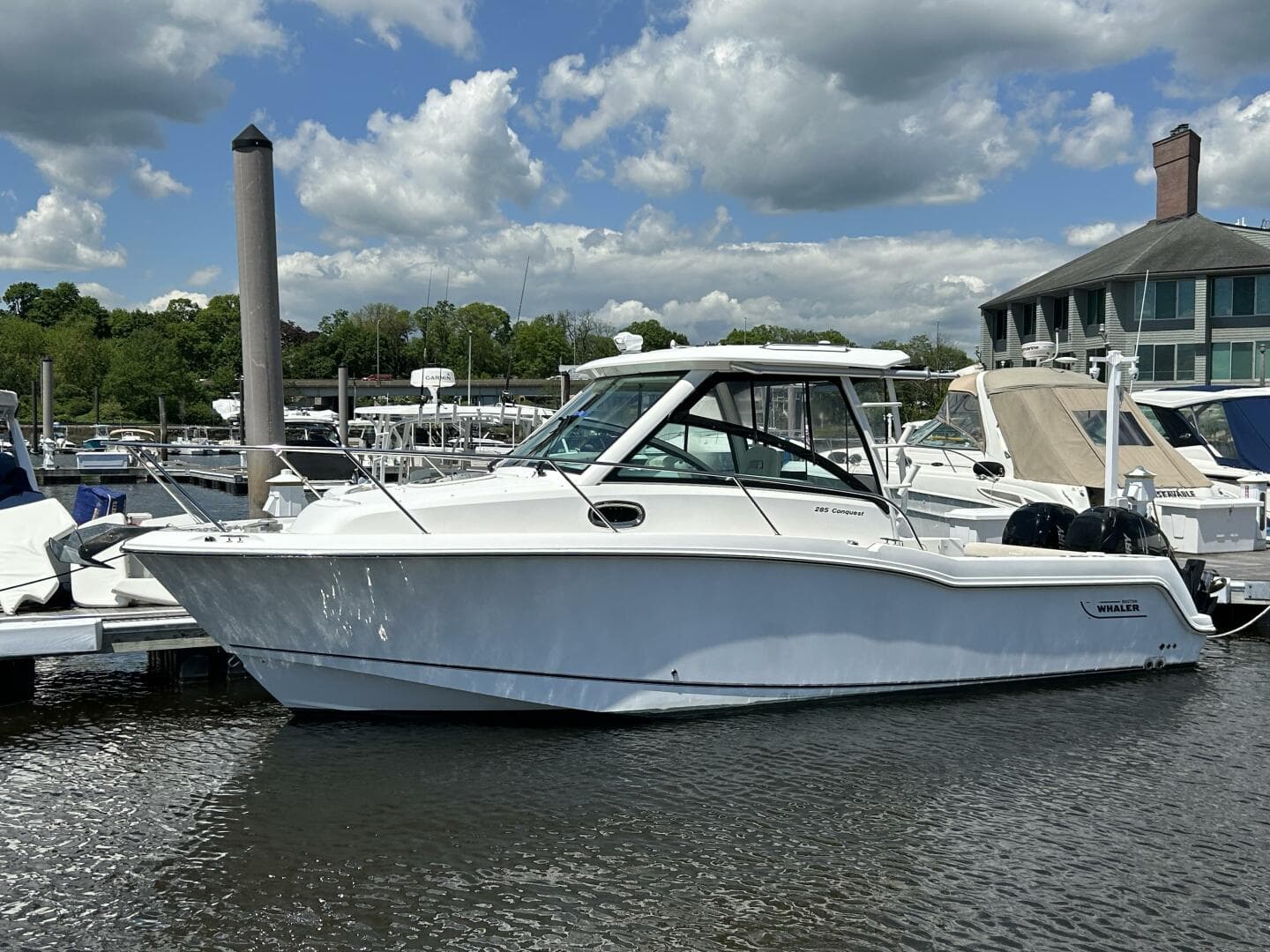 2015 Boston Whaler 285 Conquest