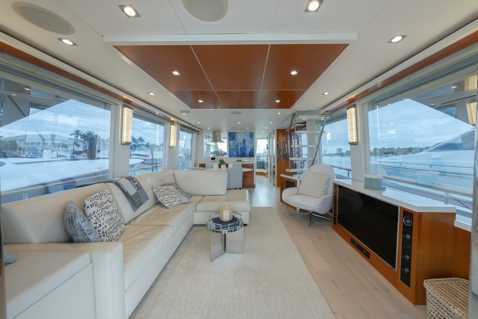 2012 Lazzara Yachts 