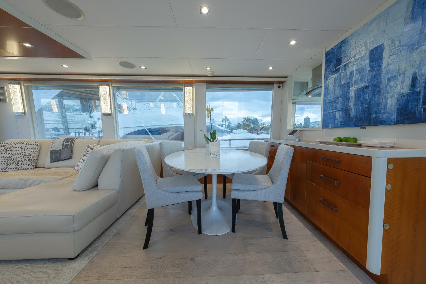 2012 Lazzara Yachts 