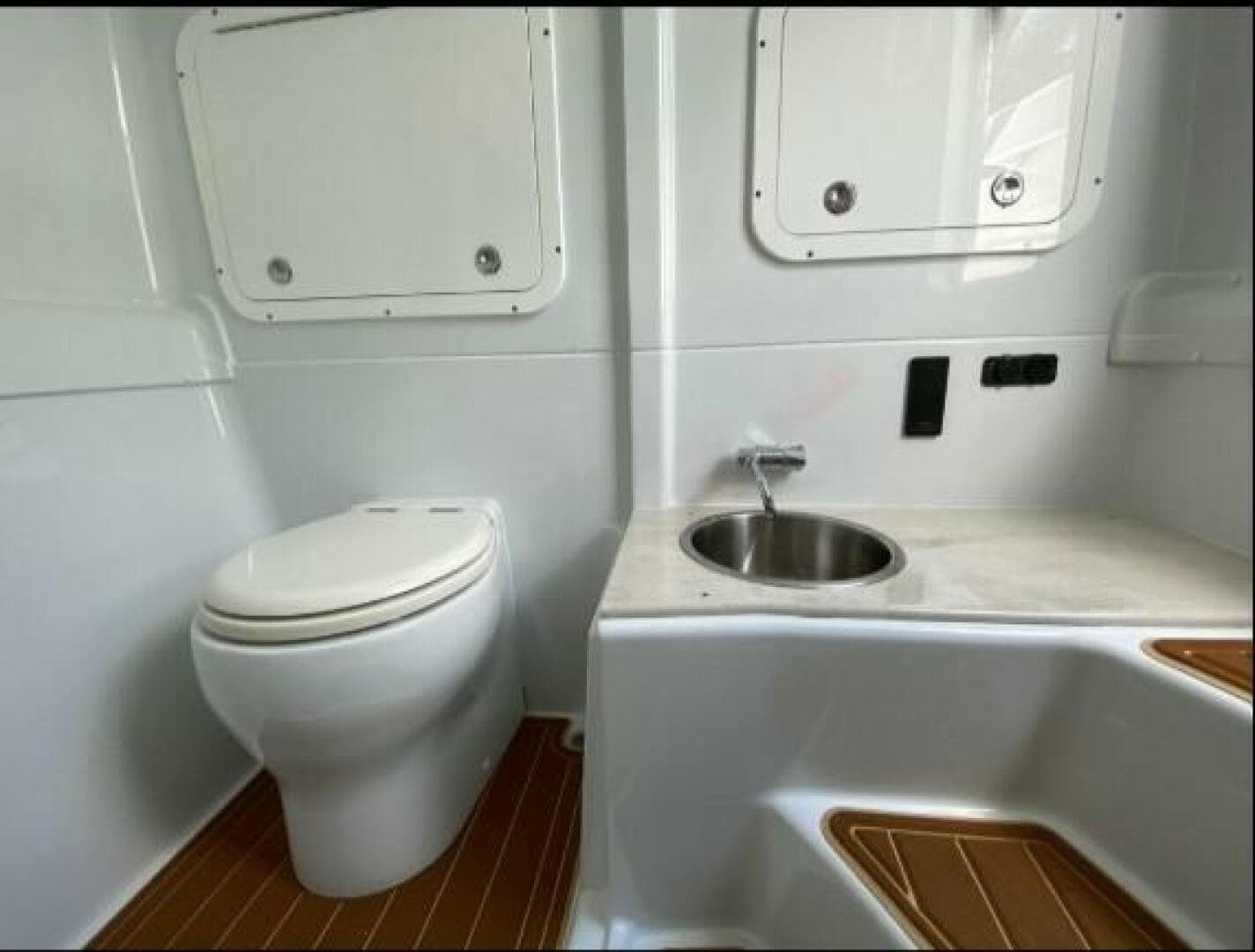 2019 Yellowfin 42 Offshore