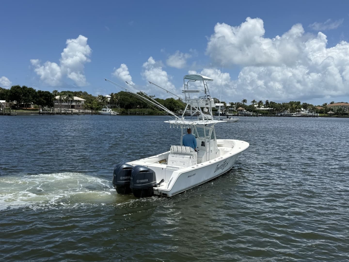 2006 Regulator 32 Center Console