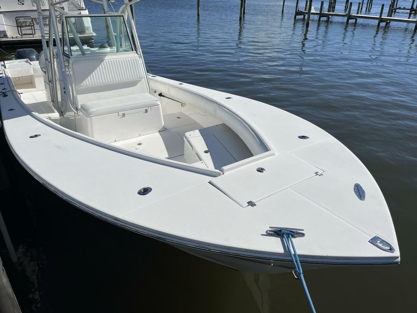 2006 Regulator 32 Center Console