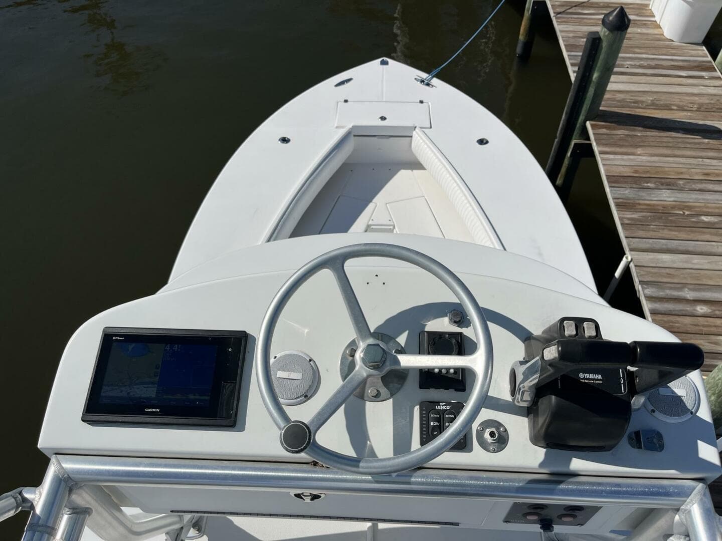 2006 Regulator 32 Center Console