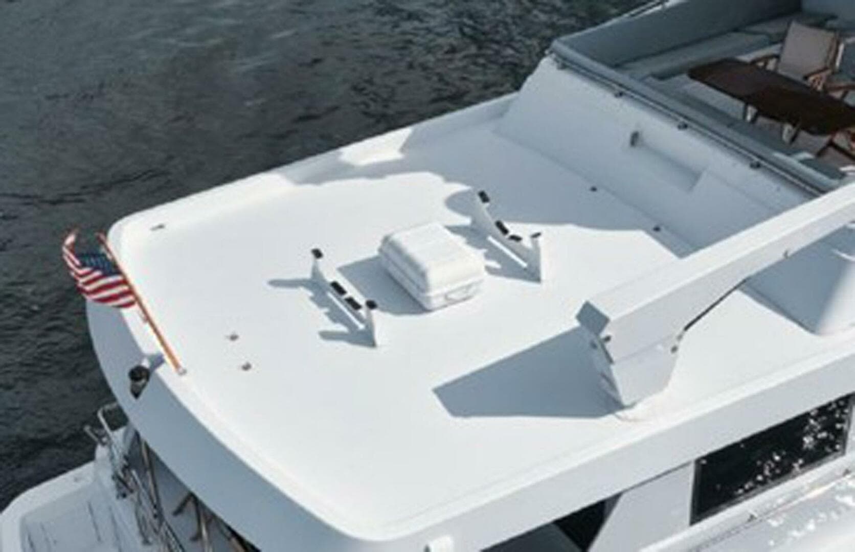 1998 Hatteras 74 Cockpit Motoryacht