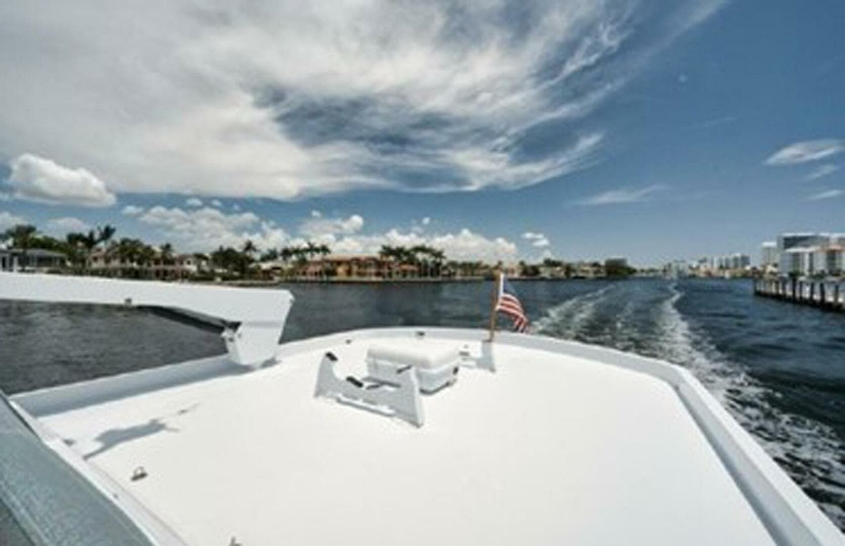 1998 Hatteras 74 Cockpit Motoryacht