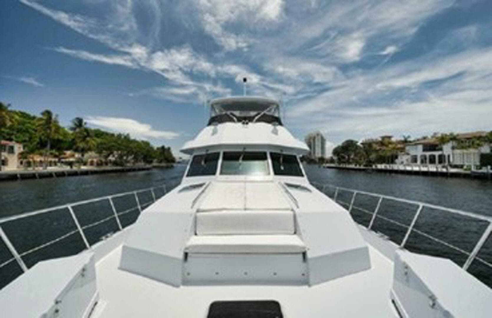 1998 Hatteras 74 Cockpit Motoryacht