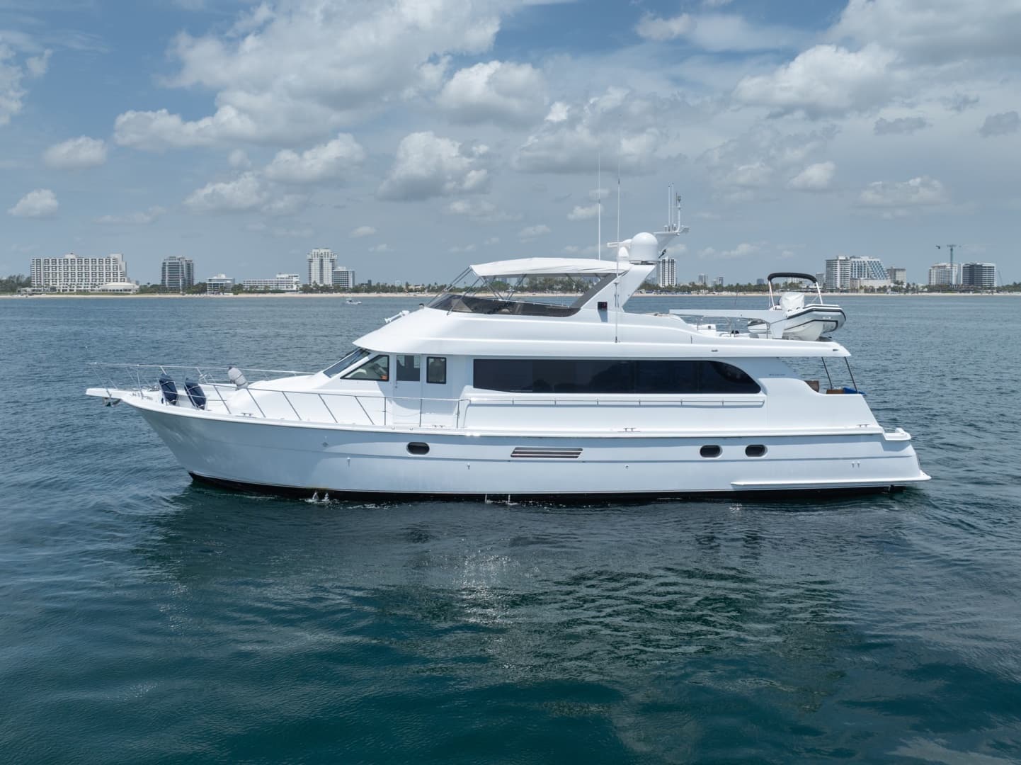 2000 Hatteras 75 Sport Deck