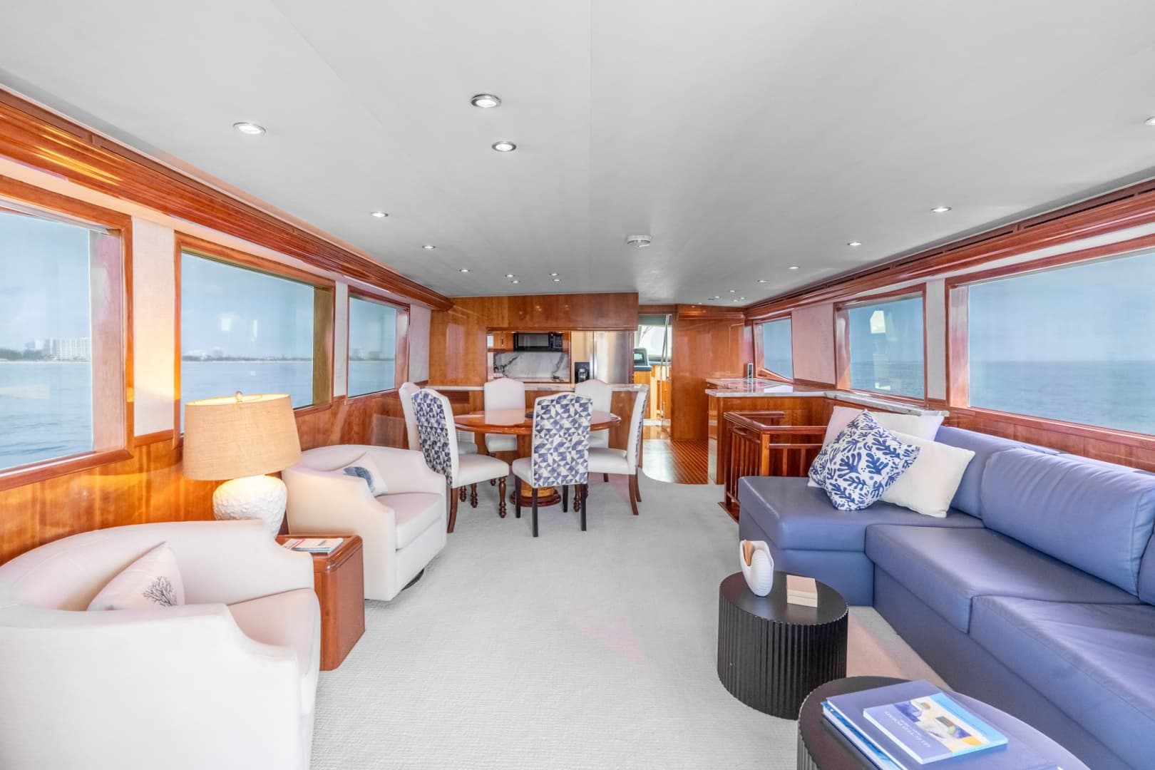 2000 Hatteras 75 Sport Deck