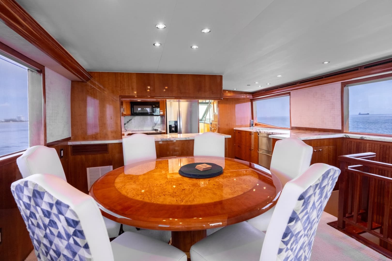 2000 Hatteras 75 Sport Deck