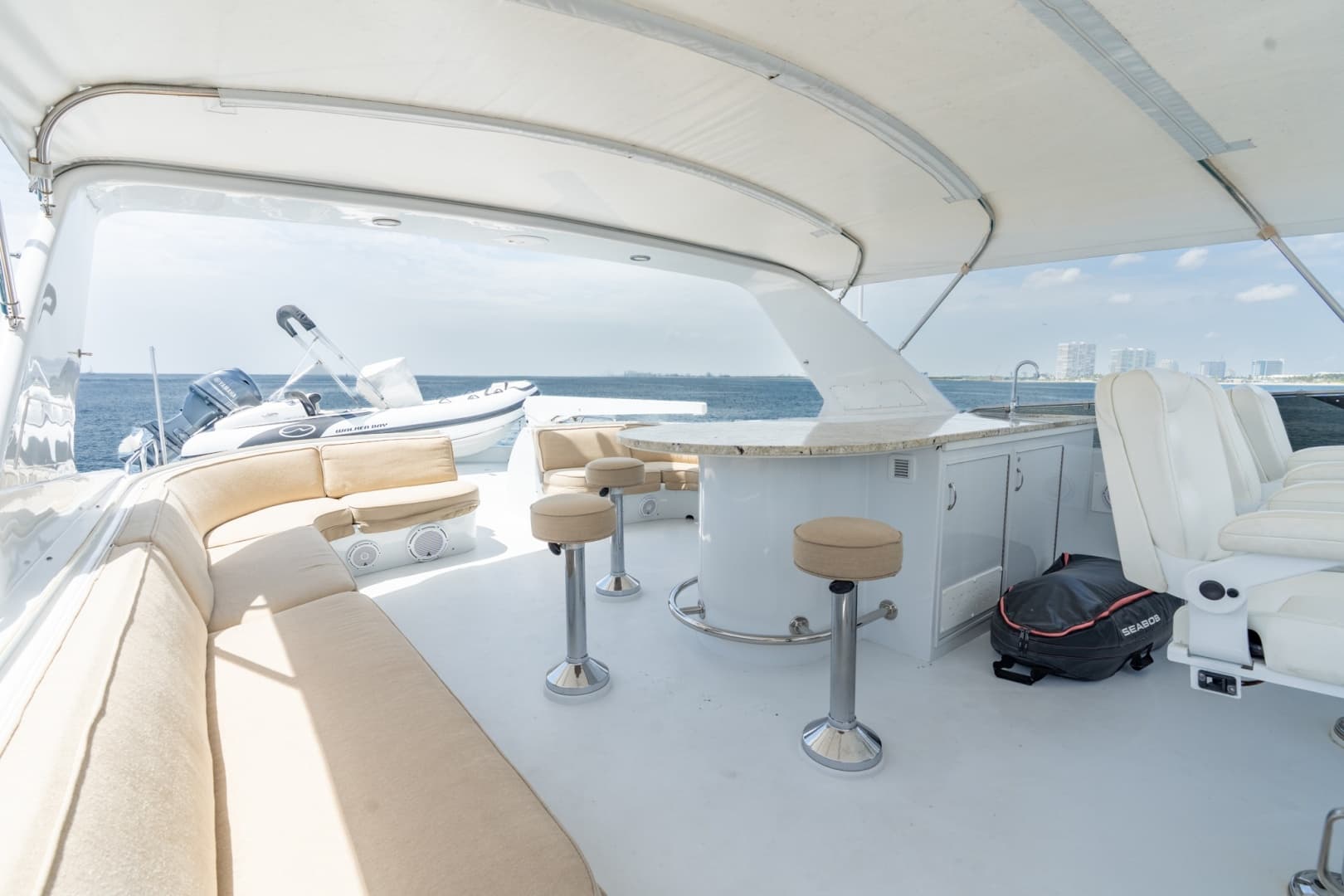2000 Hatteras 75 Sport Deck
