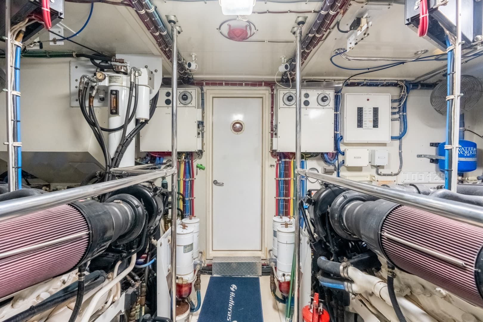 2000 Hatteras 75 Sport Deck