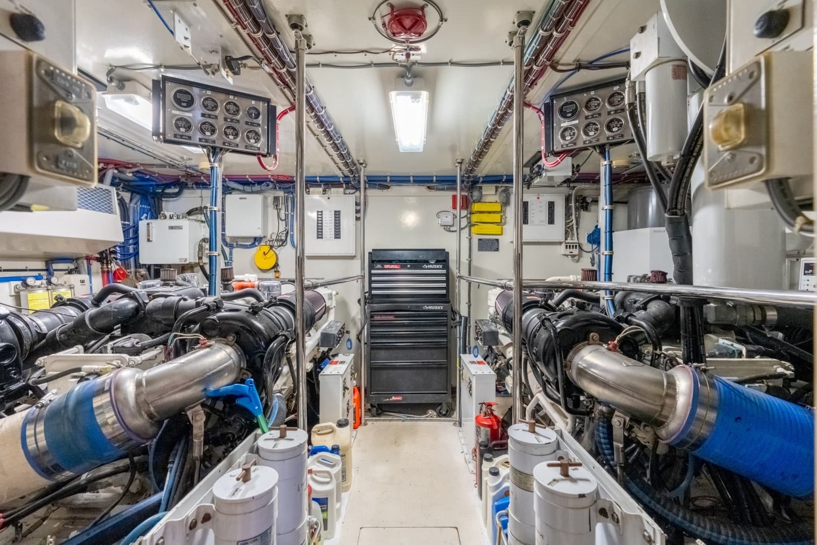 2000 Hatteras 75 Sport Deck