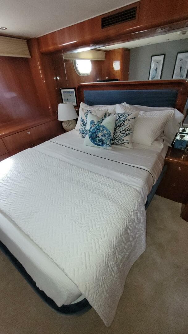 2000 Hatteras 75 Sport Deck