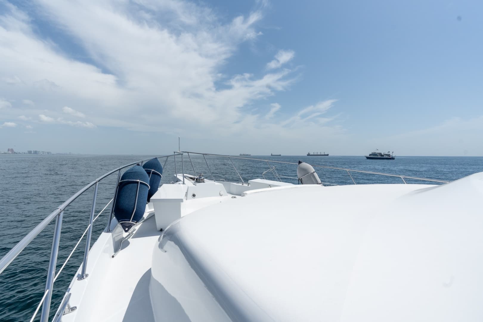 2000 Hatteras 75 Sport Deck