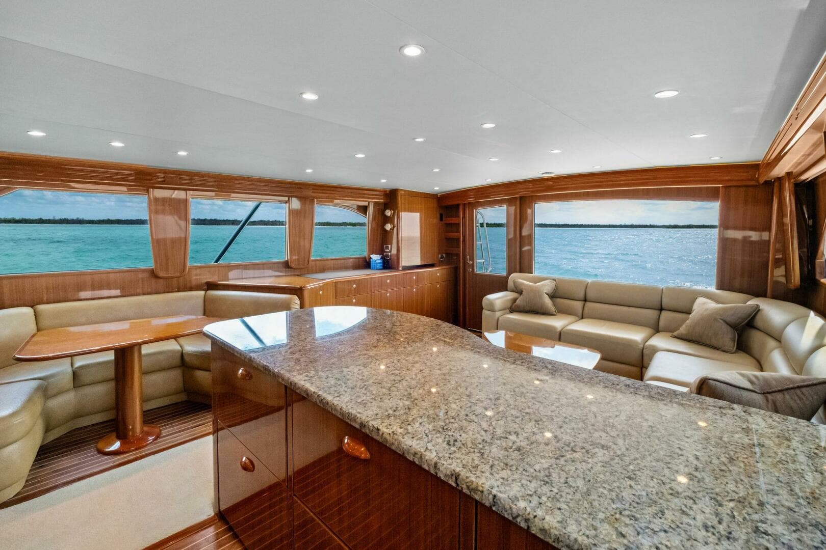 2008 Viking 64 Convertible 20%