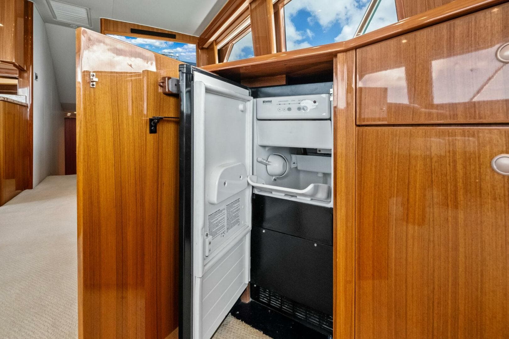 2008 Viking 64 Convertible