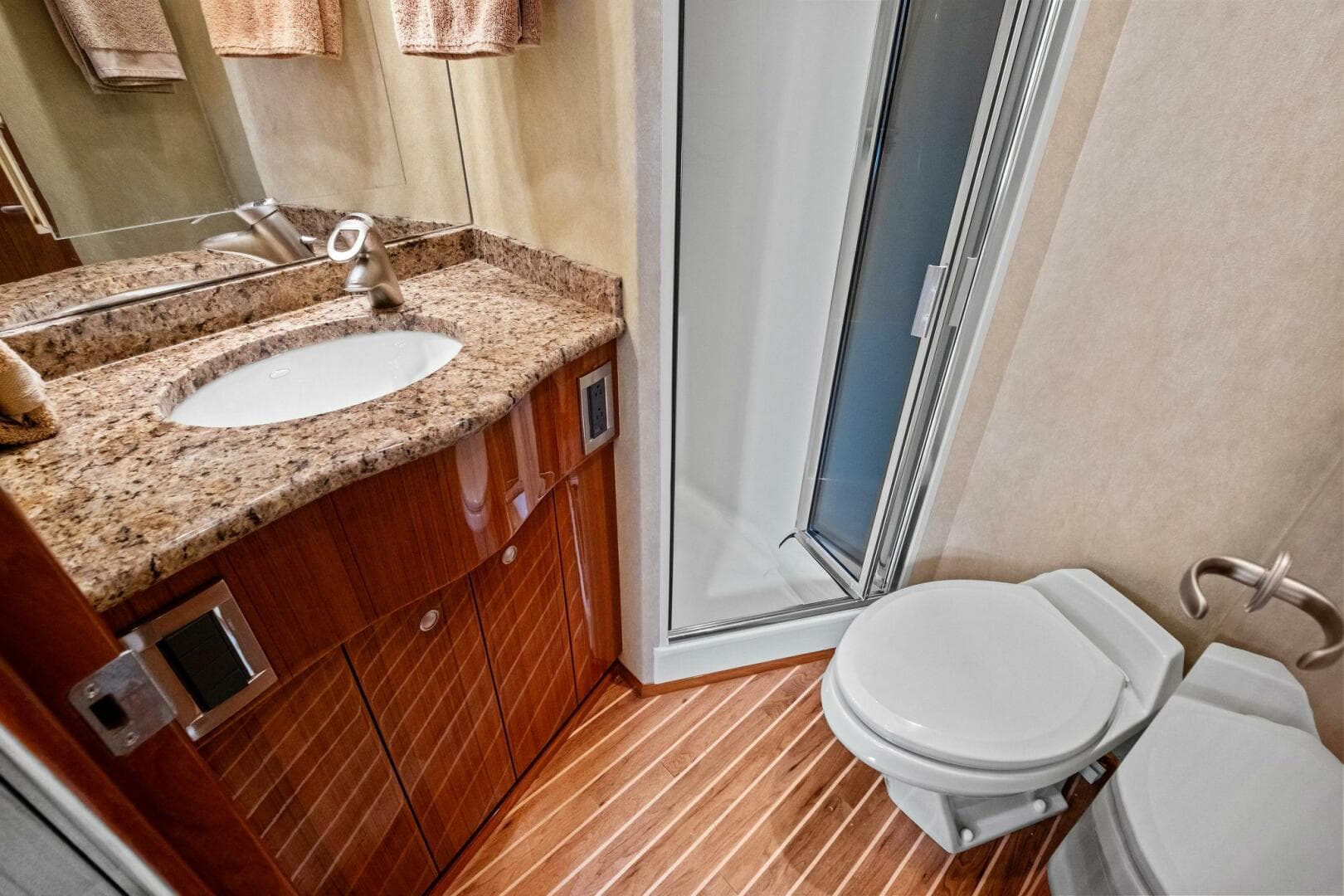 2008 Viking 64 Convertible