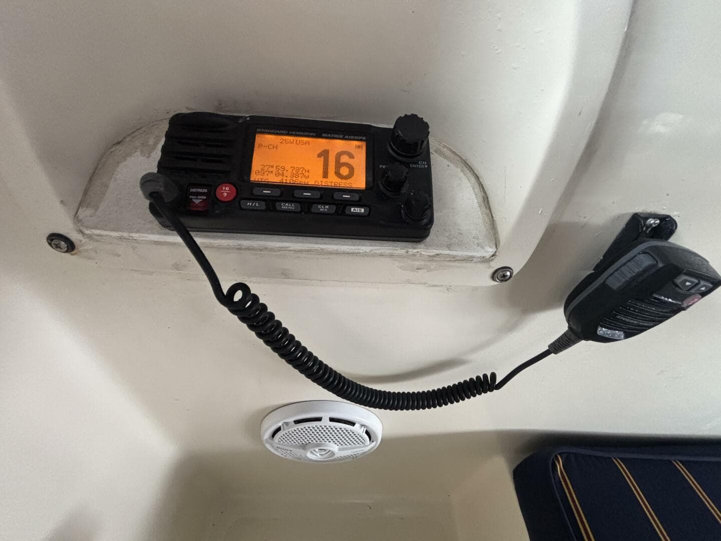 2004 Mainship Pilot 30 Rum Runner II