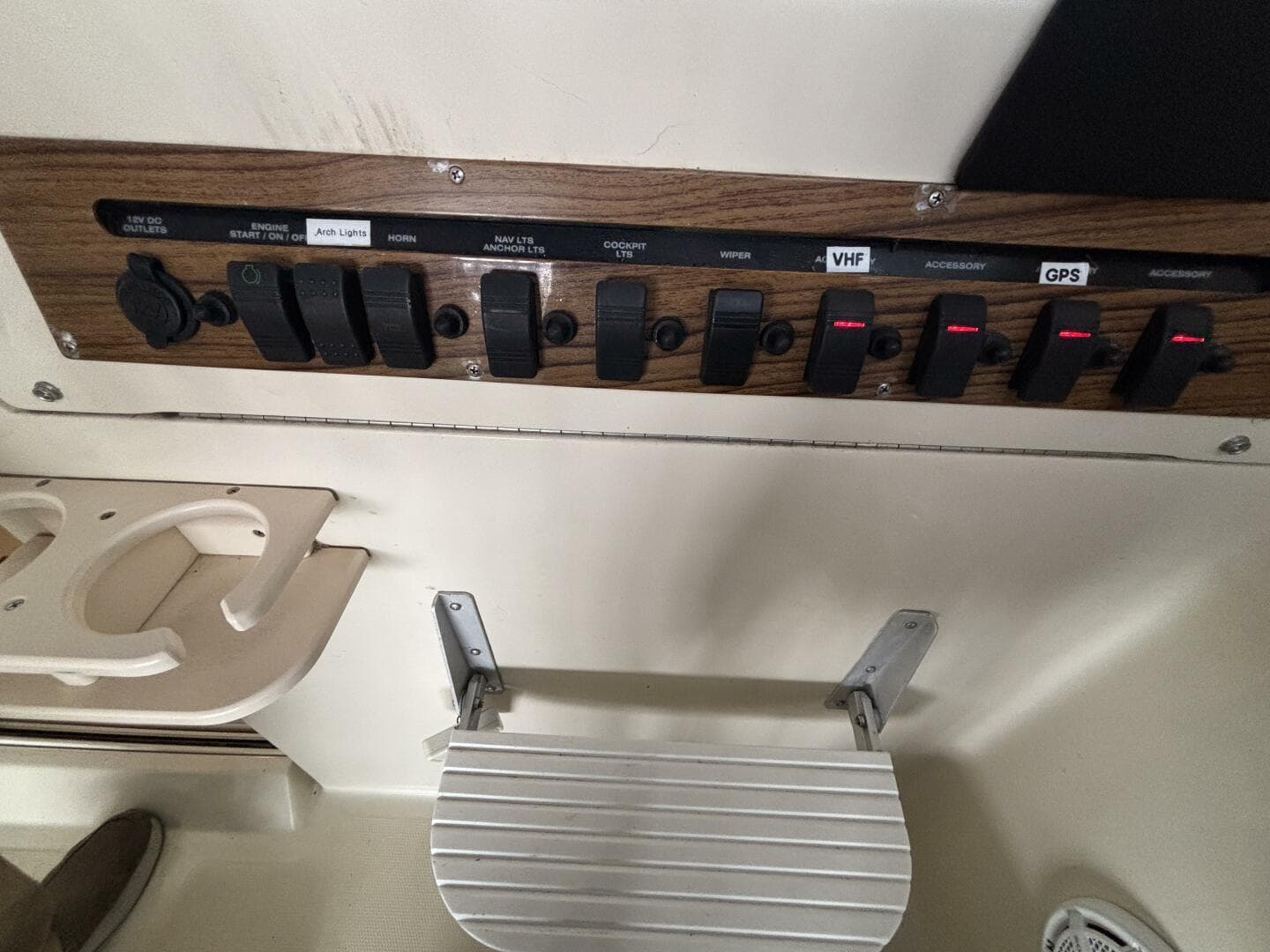 2004 Mainship Pilot 30 Rum Runner II