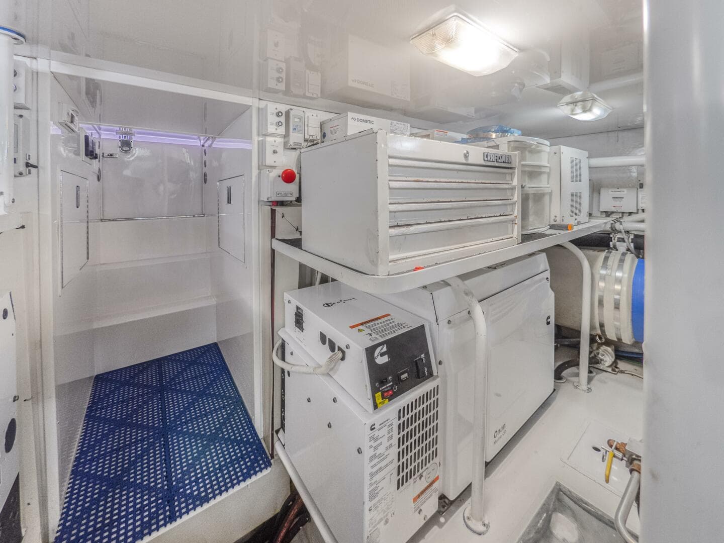 2003 Viking 65 Enclosed Bridge