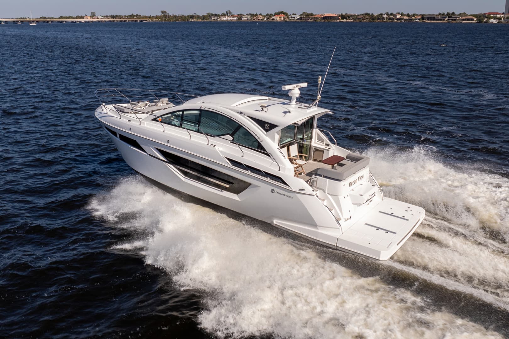 2020 Cruisers Yachts 50 CANTIUS