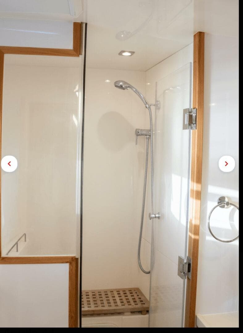 2018 Aquila 44 Yacht