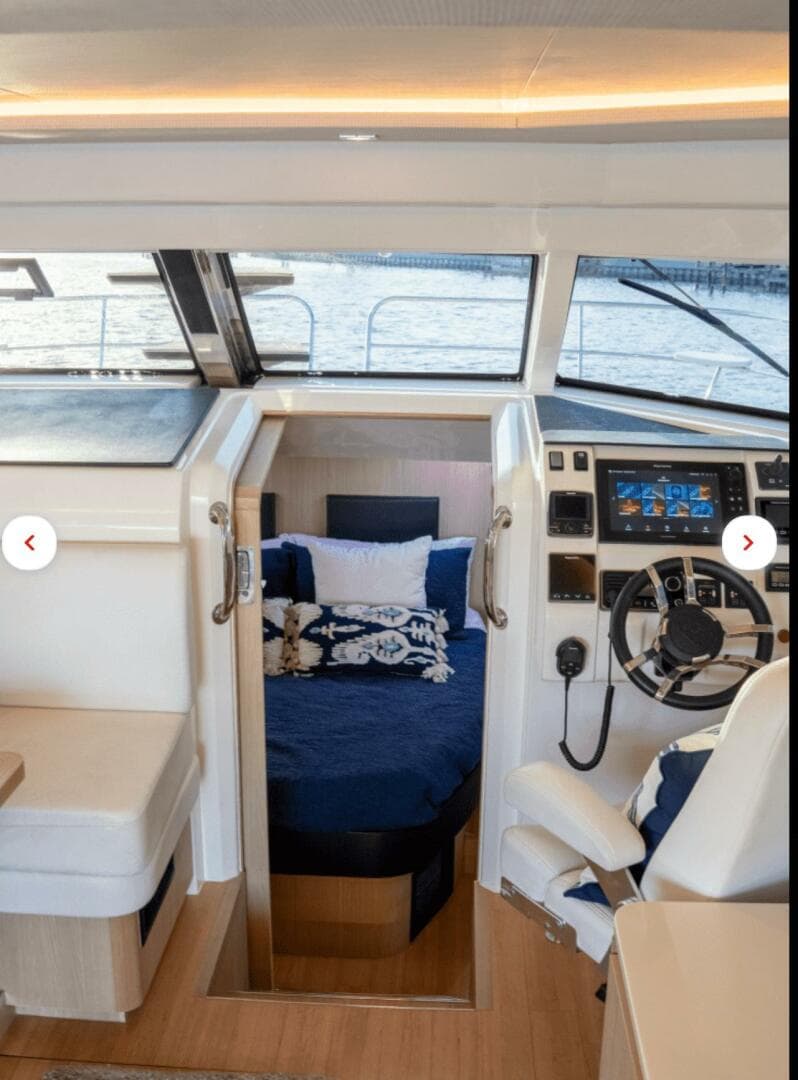 2018 Aquila 44 Yacht
