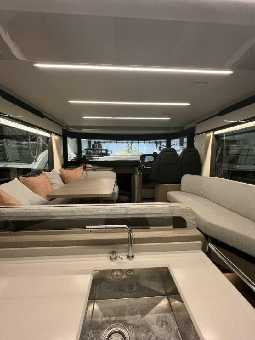 2023 Absolute 48 Navetta