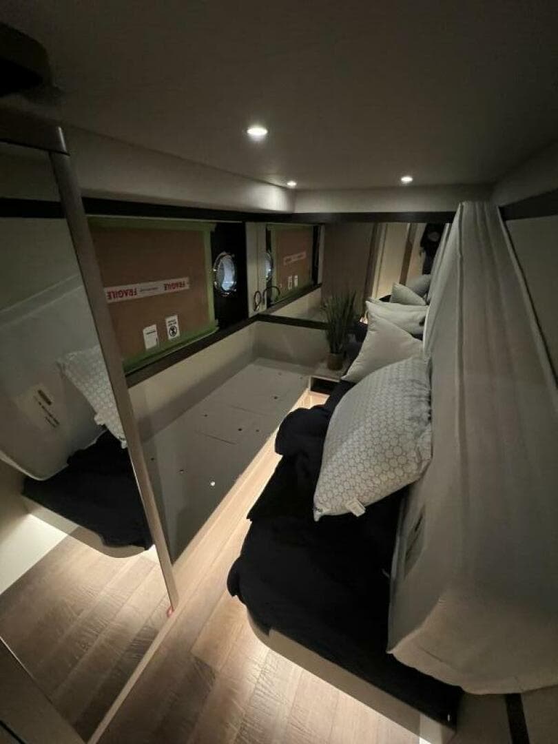 2023 Absolute 48 Navetta