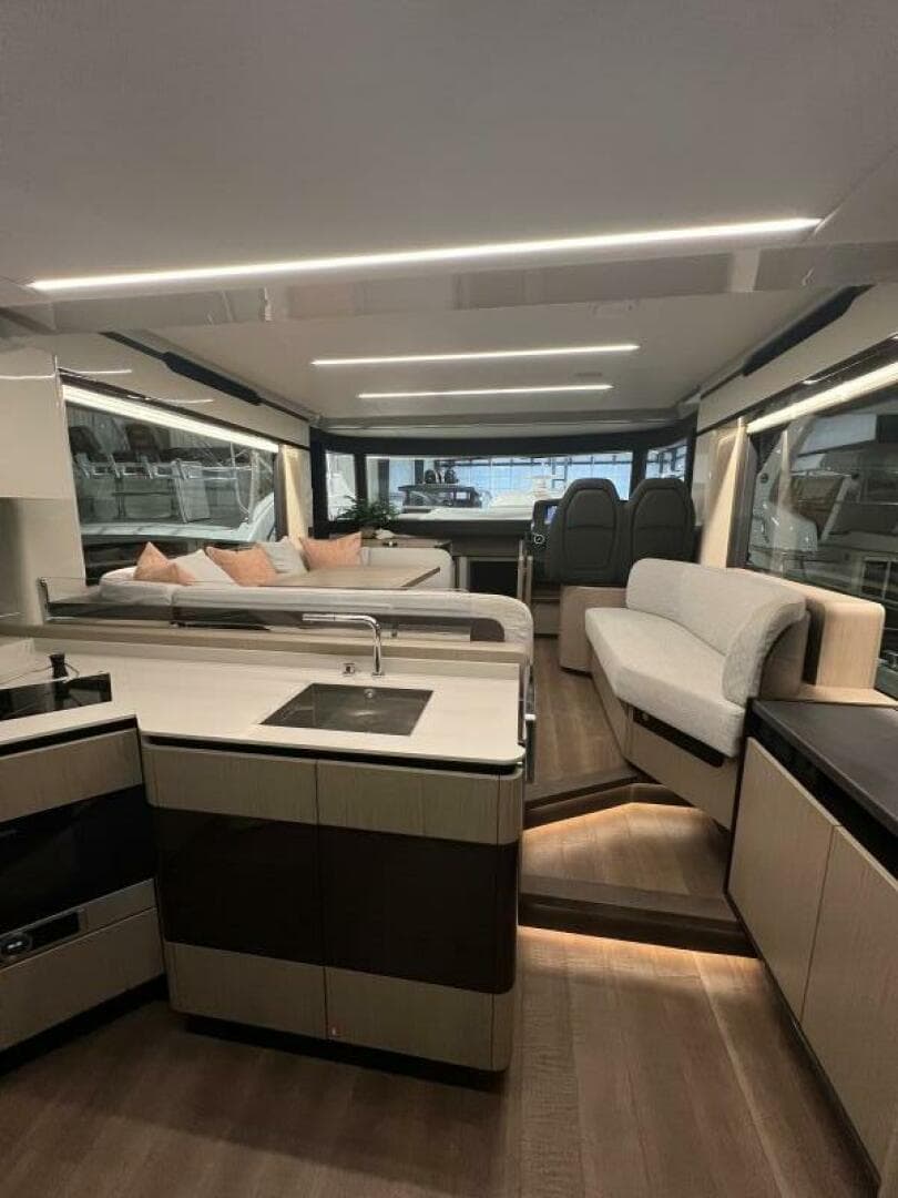 2023 Absolute 48 Navetta
