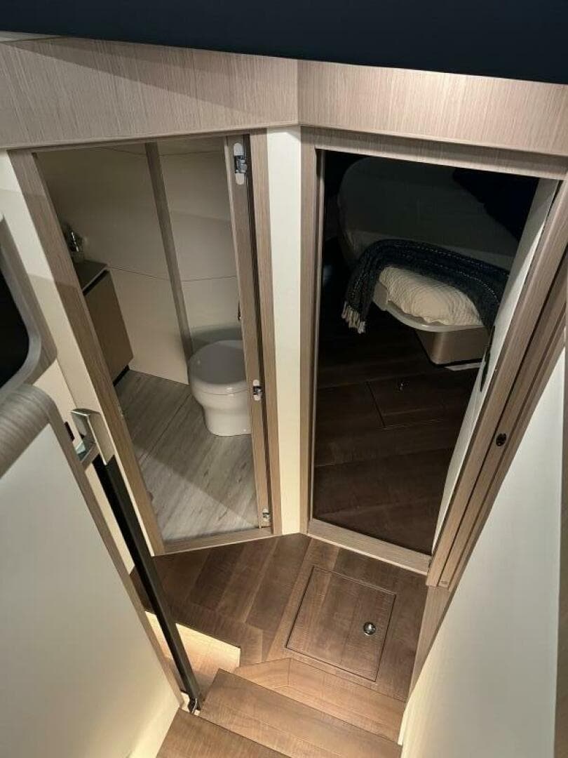 2023 Absolute 48 Navetta