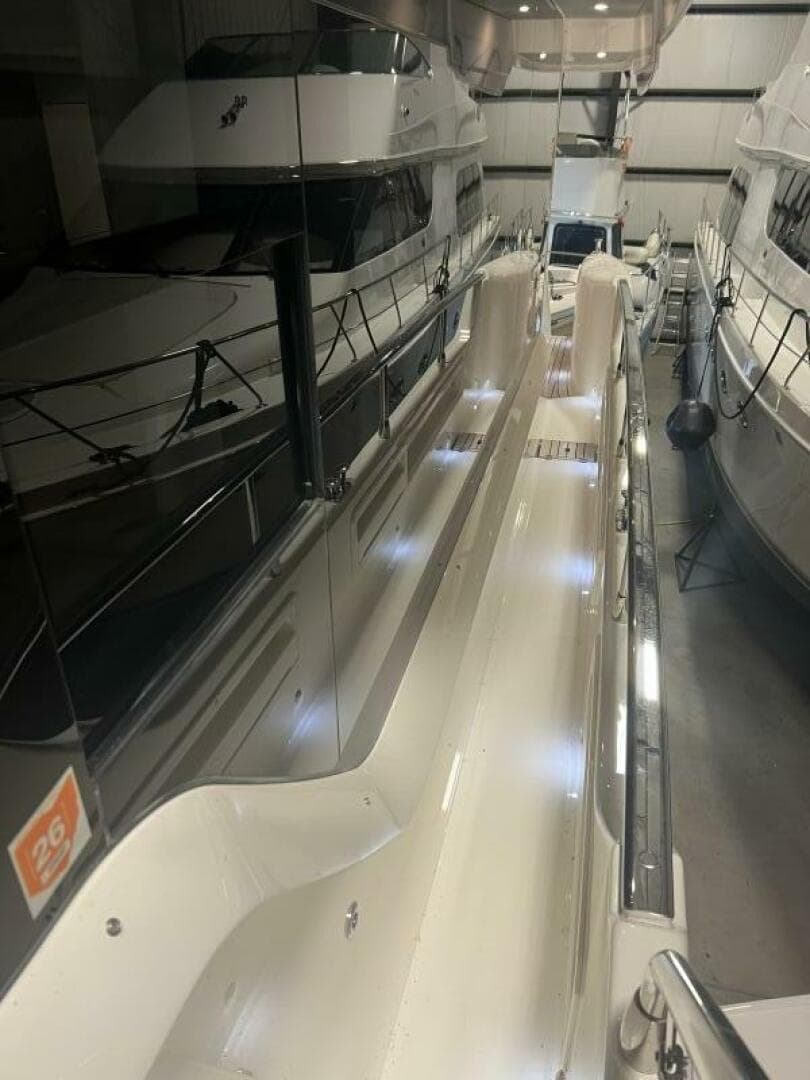 2023 Absolute 48 Navetta