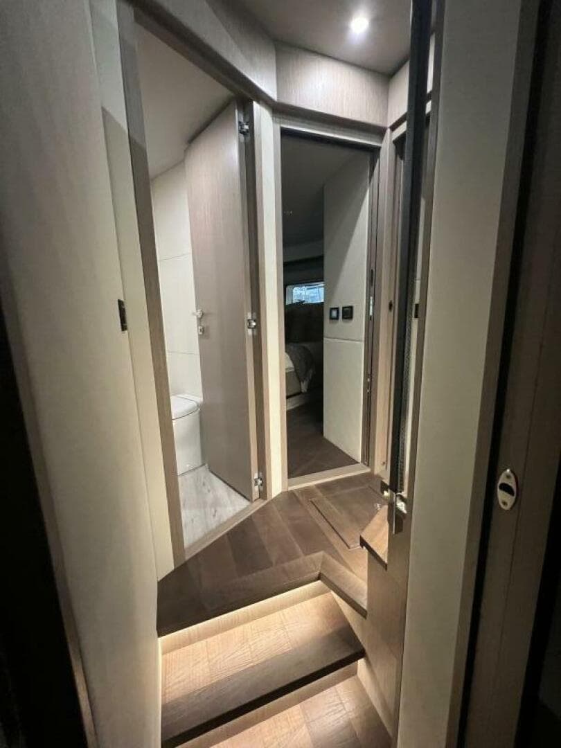 2023 Absolute 48 Navetta