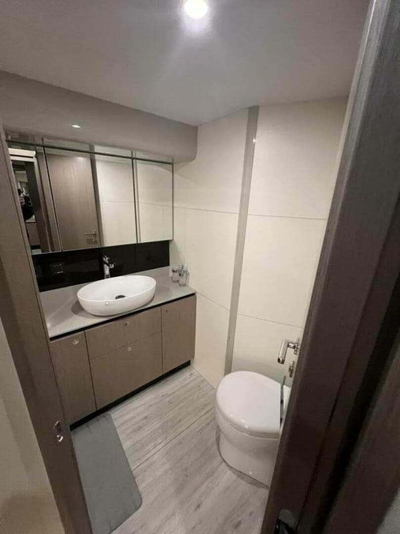 2023 Absolute 48 Navetta