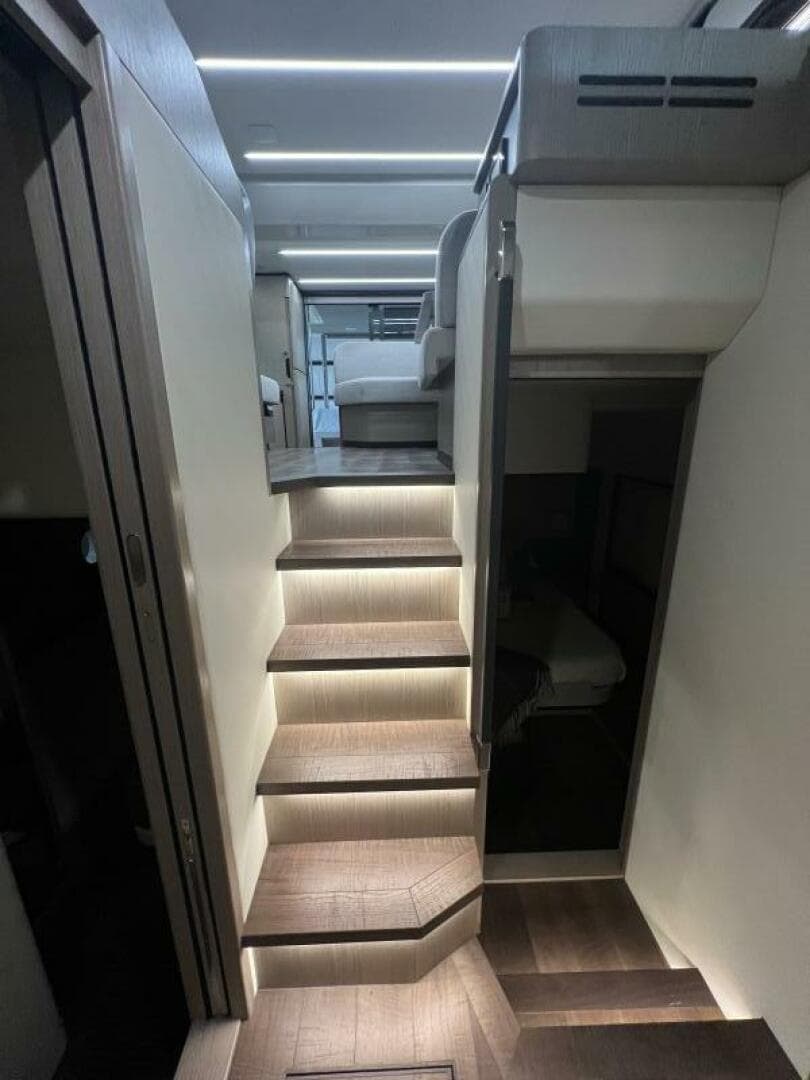 2023 Absolute 48 Navetta