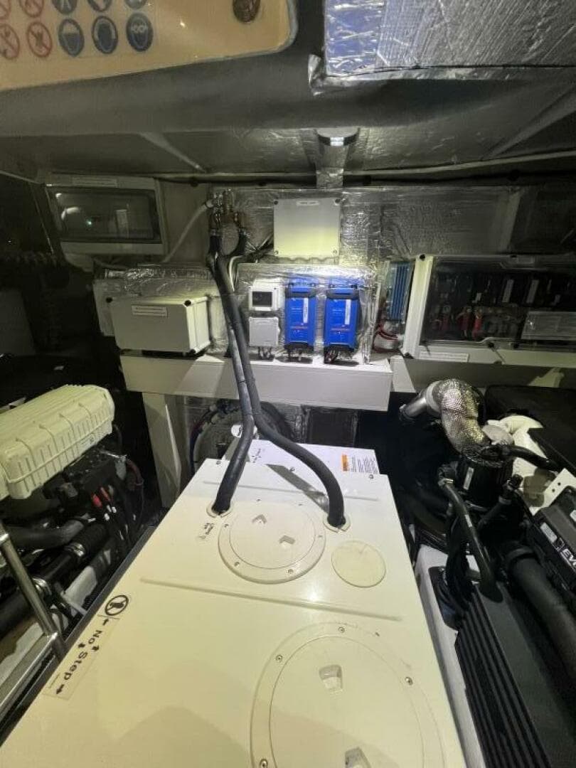 2023 Absolute 48 Navetta