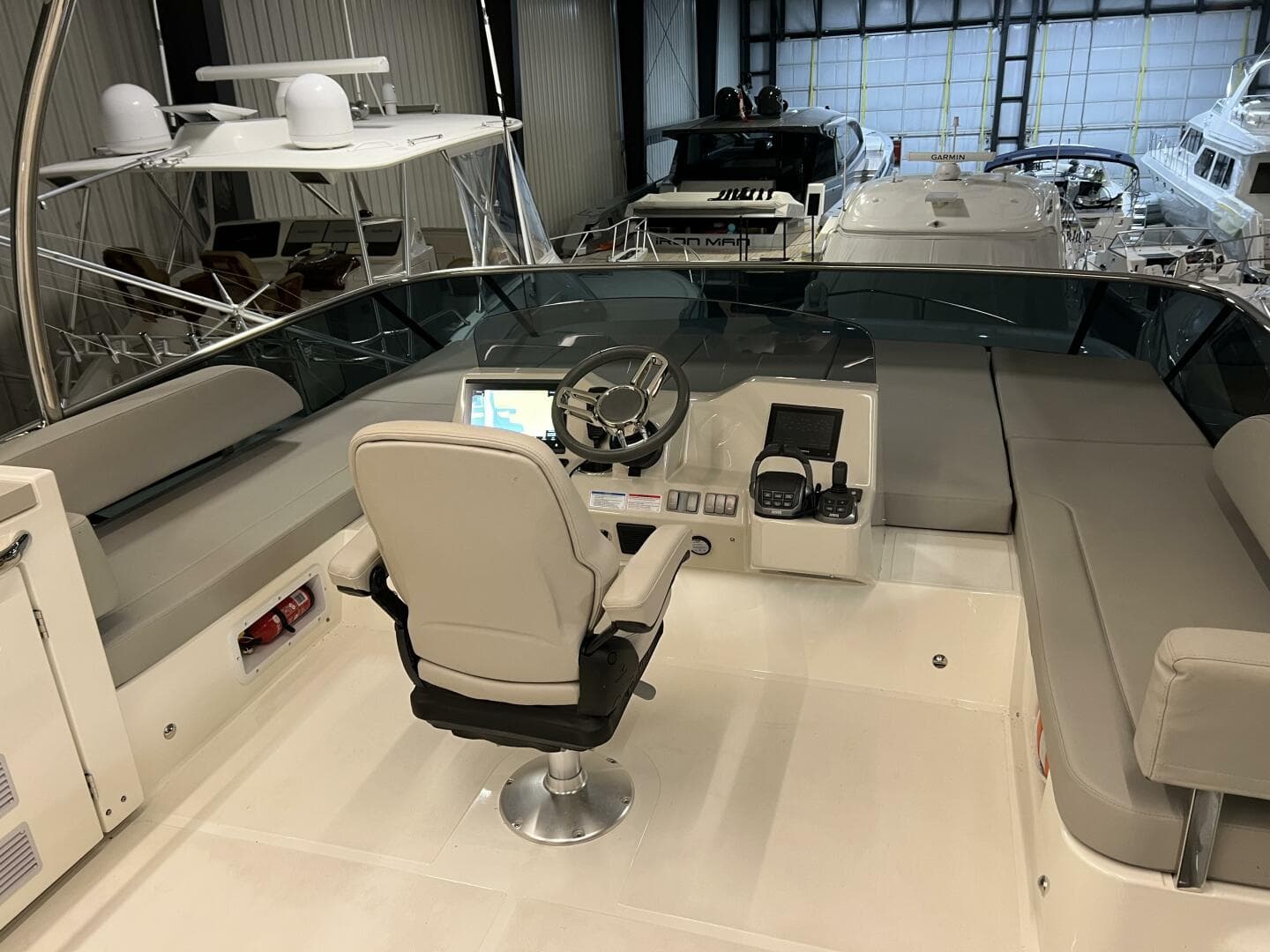 2023 Absolute 48 Navetta