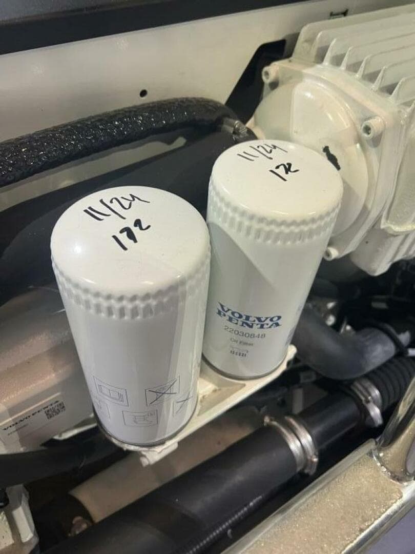 2023 Absolute 48 Navetta