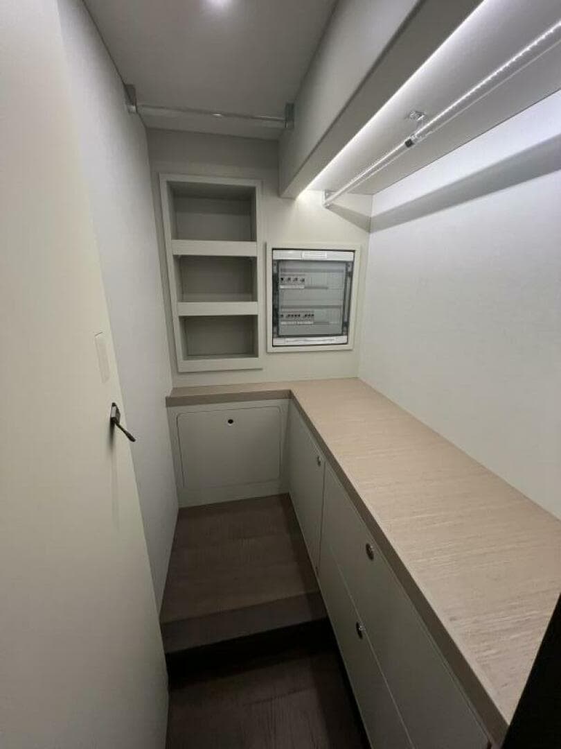 2023 Absolute 48 Navetta