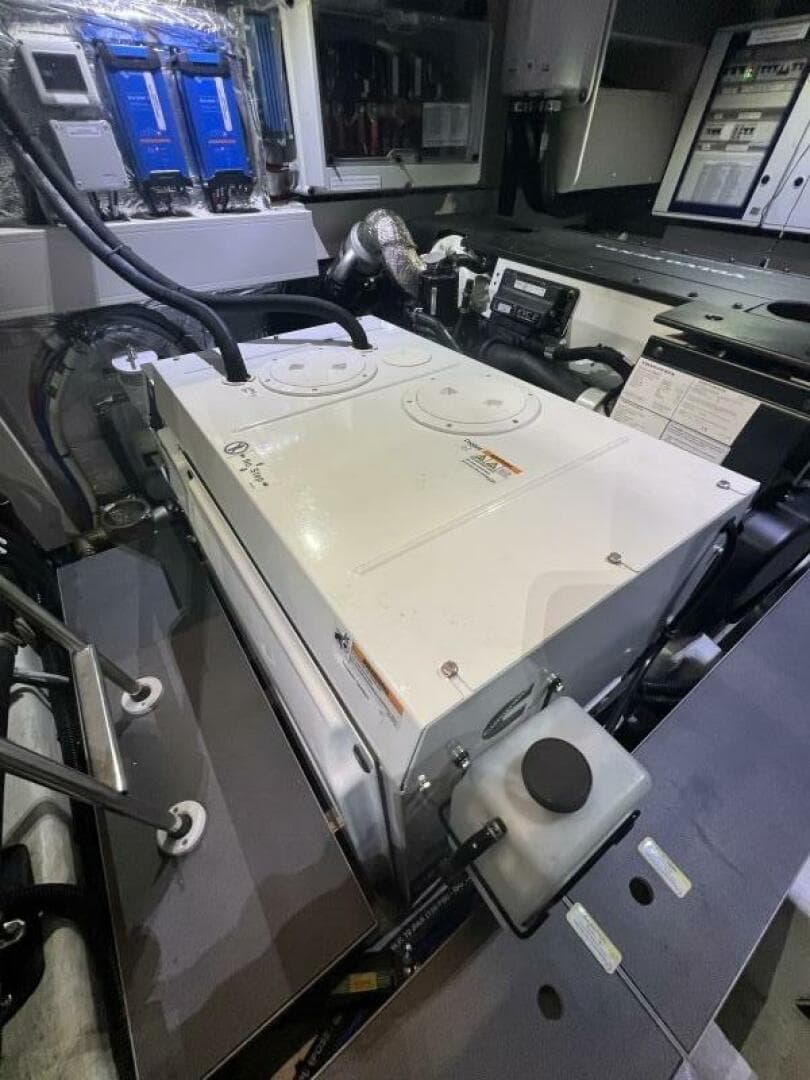 2023 Absolute 48 Navetta