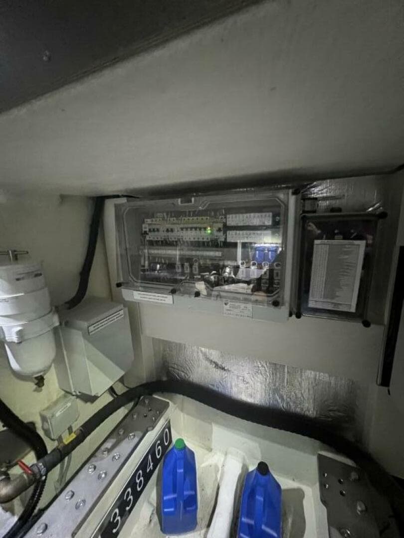 2023 Absolute 48 Navetta